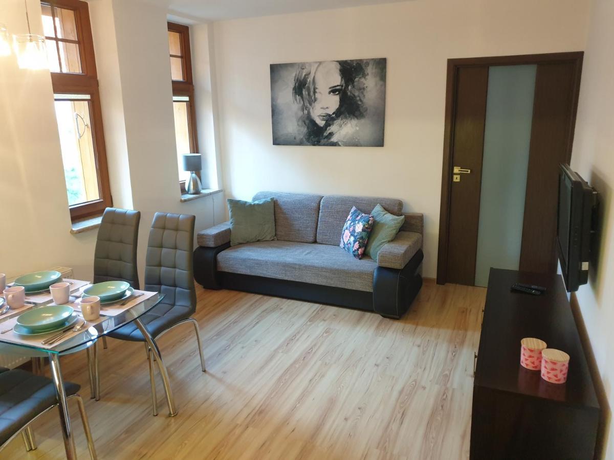 Apartament 41 W Willi Jozefina, Parking W Cenie! Mbnoclegi シクラルスカ・ポレンバ エクステリア 写真